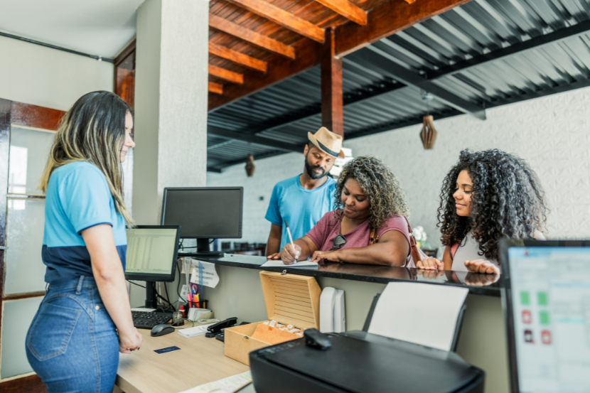 equipe de atendimento escolar para matrículas 2026