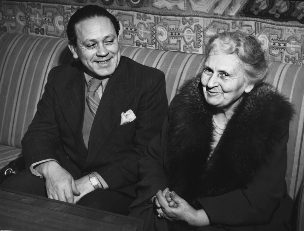 Maria Montessori e Mário Montessori, em 1950
