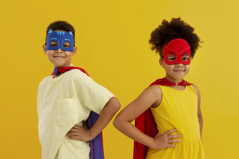 Duas crianças fantasiadas para o Carnaval na Educação Infantil