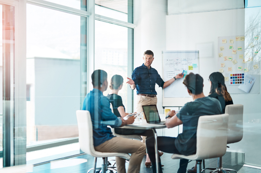 gestores reunidos para alinhamento de gestão educacional do ano letivo